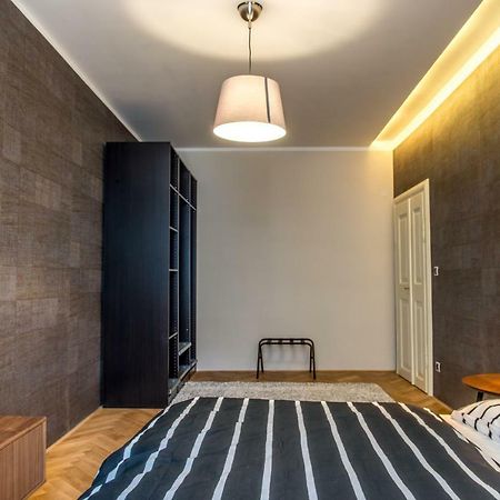 Exclusive 3 Bedroom Top-Notch Flat, Great Location Praha Bagian luar foto