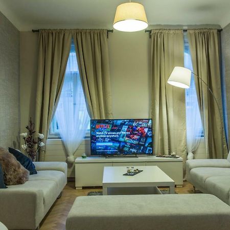 Exclusive 3 Bedroom Top-Notch Flat, Great Location Praha Bagian luar foto