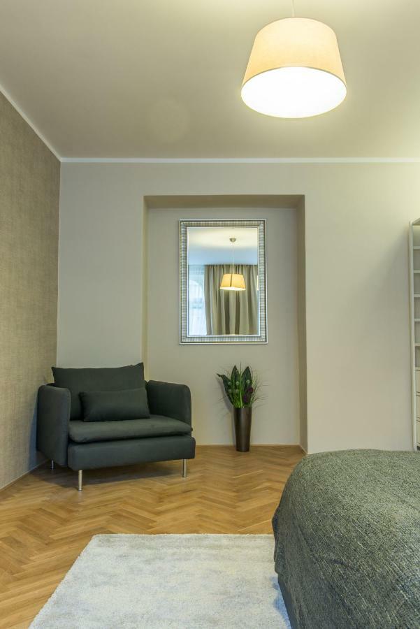 Exclusive 3 Bedroom Top-Notch Flat, Great Location Praha Bagian luar foto