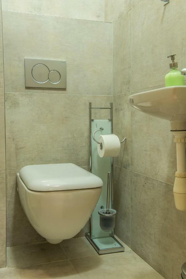 Exclusive 3 Bedroom Top-Notch Flat, Great Location Praha Bagian luar foto