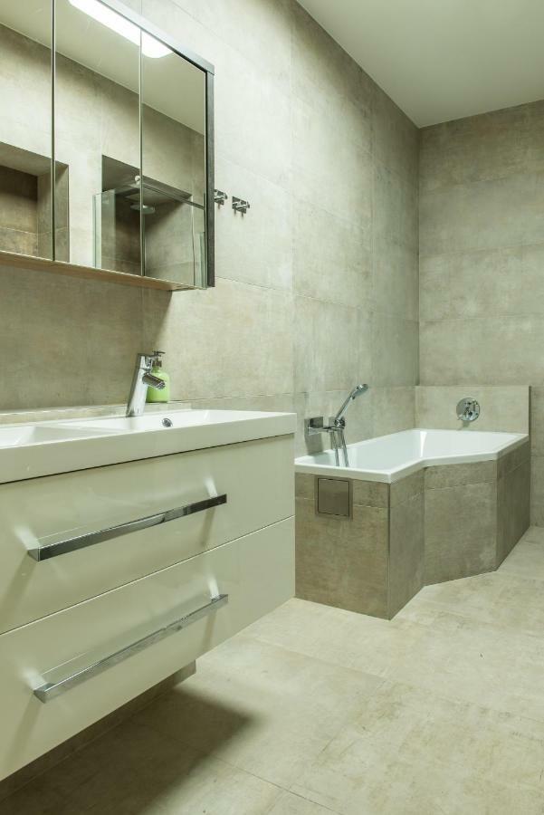 Exclusive 3 Bedroom Top-Notch Flat, Great Location Praha Bagian luar foto