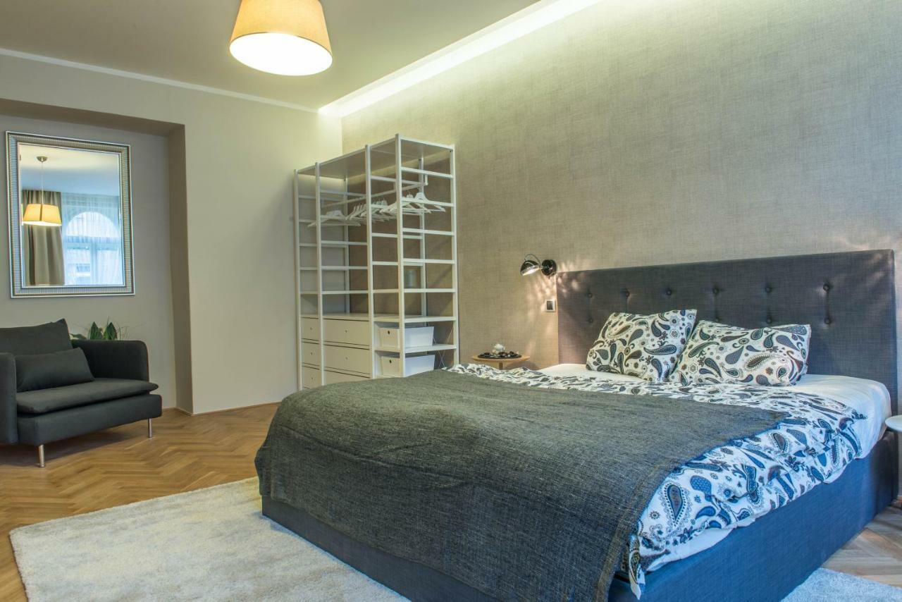 Exclusive 3 Bedroom Top-Notch Flat, Great Location Praha Bagian luar foto