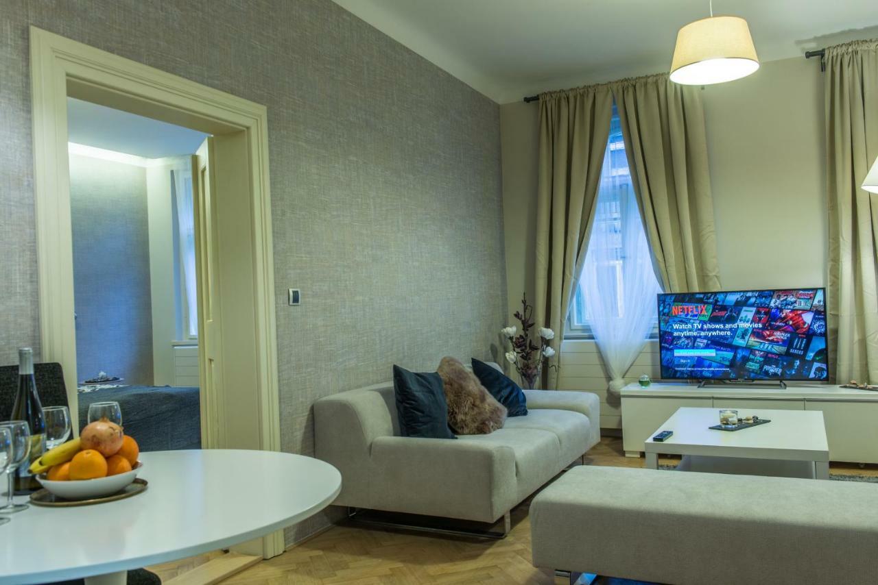 Exclusive 3 Bedroom Top-Notch Flat, Great Location Praha Bagian luar foto