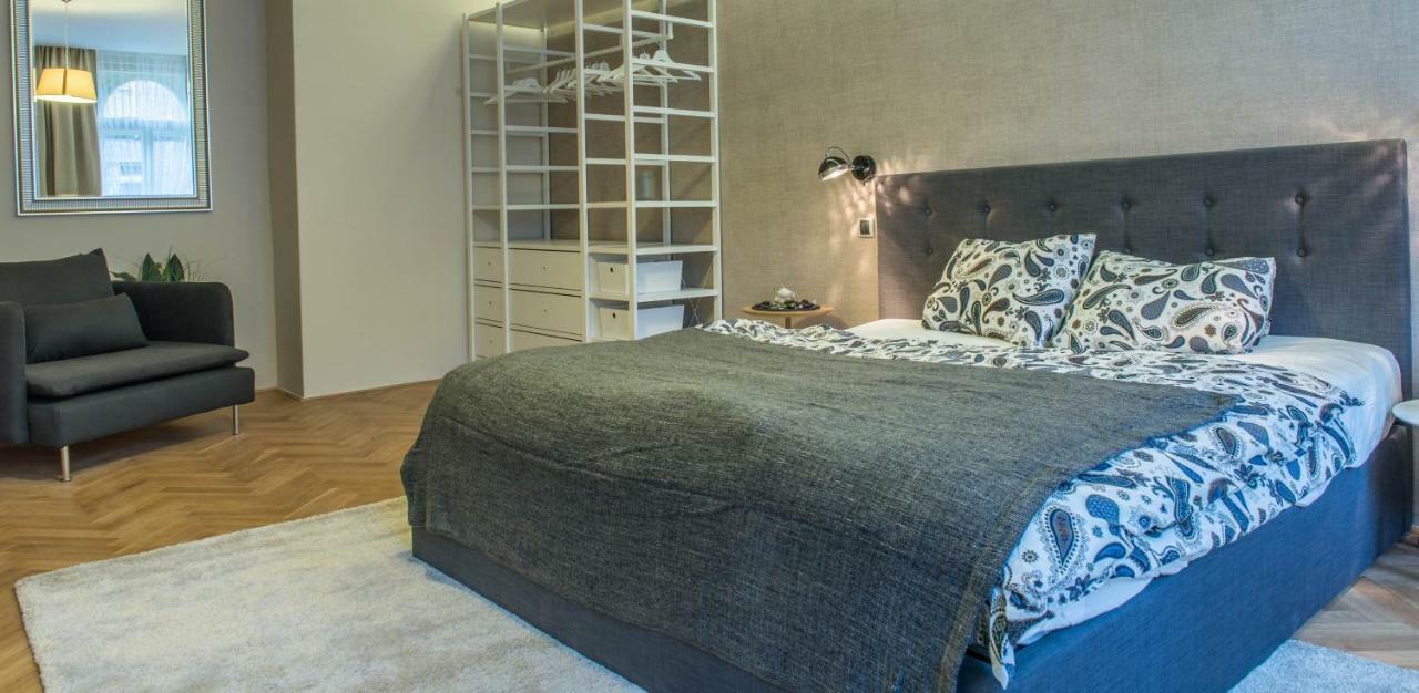 Exclusive 3 Bedroom Top-Notch Flat, Great Location Praha Bagian luar foto
